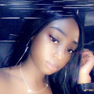 Meet your Posher, Nashia